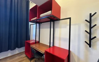 机/椅子・タンス(Sprachcaffe Languages Plus/シュプラッハカフェランゲージプラス) 机/椅子・タンス(Sprachcaffe Languages Plus/シュプラッハカフェランゲージプラス)