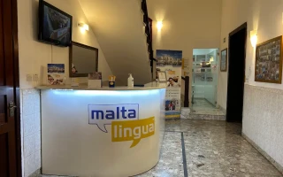 受付(Maltalingua English Language School/ マルタリングアイングリッシュスクール