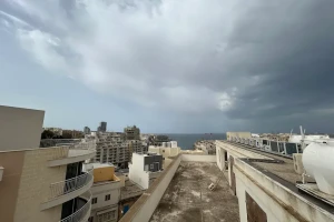 テラス(Maltalingua English Language School/ マルタリングアイングリッシュスクール)