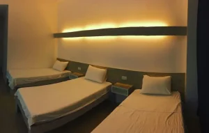 (EV Academy/イーブイアカデミー) 3人部屋⑵