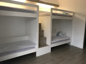 (EV Academy/イーブイアカデミー) 4人部屋⑶