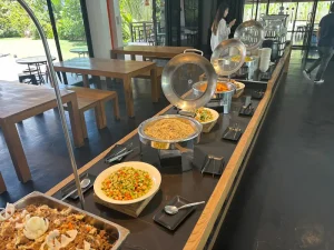 (EV Academy/イーブイアカデミー) 食事　ビュッフェイメージ