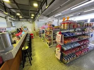 (CIA/シーアイエー マクタンキャンパス) 売店