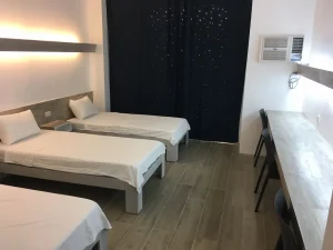(EV Academy/イーブイアカデミー) 3人部屋