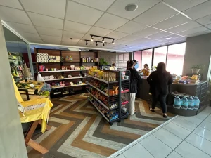 (GLOBAL LANGUAGE CEBU/グローバルランゲージセブ) 売店