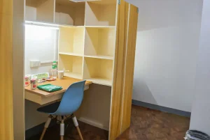 (PINES IELTS Specialized Campus/パインス アイエルツスペシャライズドキャンパス) 勉強机・椅子