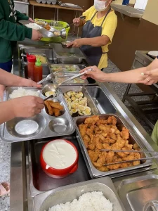 (CIEC/シーアイイーシー) 配膳風景