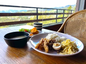 (Baguio JIC Premium/バギオジェイアイシープレミアム) 昼食