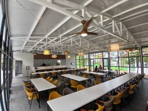 (A&J ECO Campus/エーアンドジェーエコキャンパス）食堂