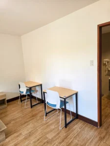 (EV La Mer Campus_イーブイラメールキャンパス)4人部屋-机