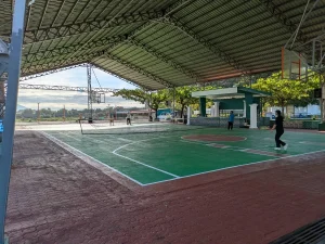 屋根付きスポーツコート（SMEAG GLOBAL SCHOOL TARLAC／ターラック校）