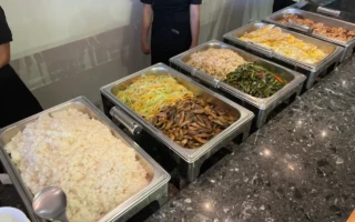 (CIA/シーアイエー マクタンキャンパス) 食事