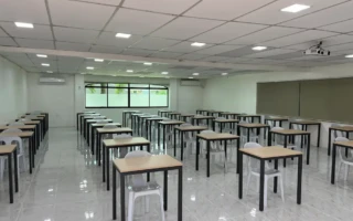 (English Fella2/イングリッシュフェラツー) IELTS試験会場（スピーキング以外は受験可能）