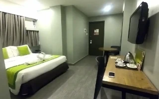 (Universe English/ユニバースイングリッシュ) Cebu R Hotel ベッド