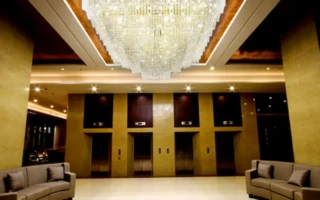 (Universe English/ユニバースイングリッシュ) Manderin Plaza Hotel