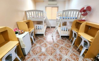 (BTES/ビーティーイーエス) 4人部屋