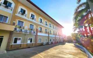 (BTES/ビーティーイーエス) 学校外観