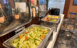 (QQ English Beach Front/キューキューイングリッシュビーチフロント)サラダ・フルーツ