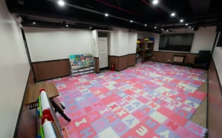 (QQ English Beach Front/キューキューイングリッシュビーチフロント)キッズ室