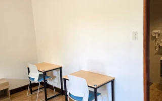 (EV La Mer Campus_イーブイラメールキャンパス)4人部屋-机