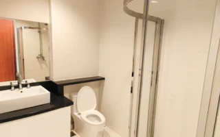 (EV La Mer Campus_イーブイラメールキャンパス)4人部屋-男性トイレ